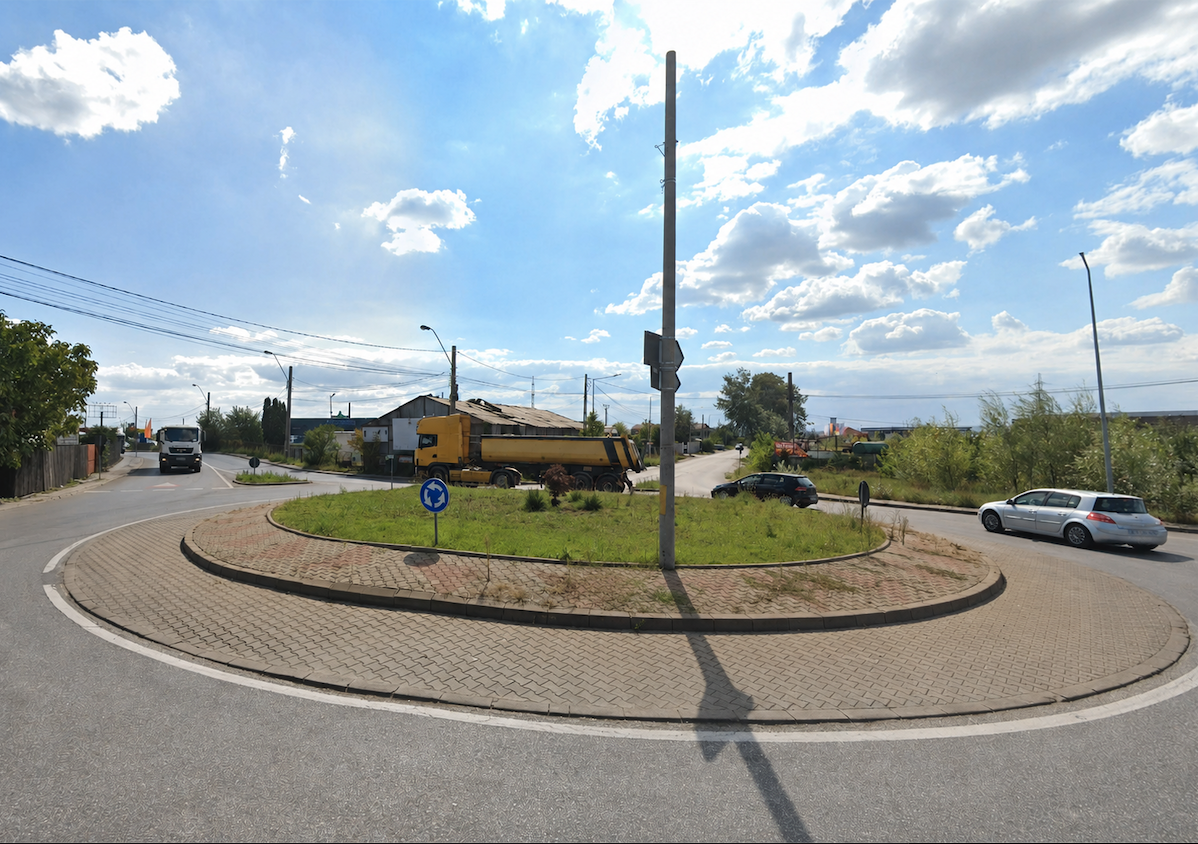 Roman zona comercial - industrială 24700 mp
